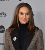 Itt a bejelentés: harmadik babájával várandós a magyarok kedvenc színésznője