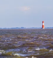 Ma már csak egy világítótorony emlékeztet erre az elsüllyedt európai szigetre