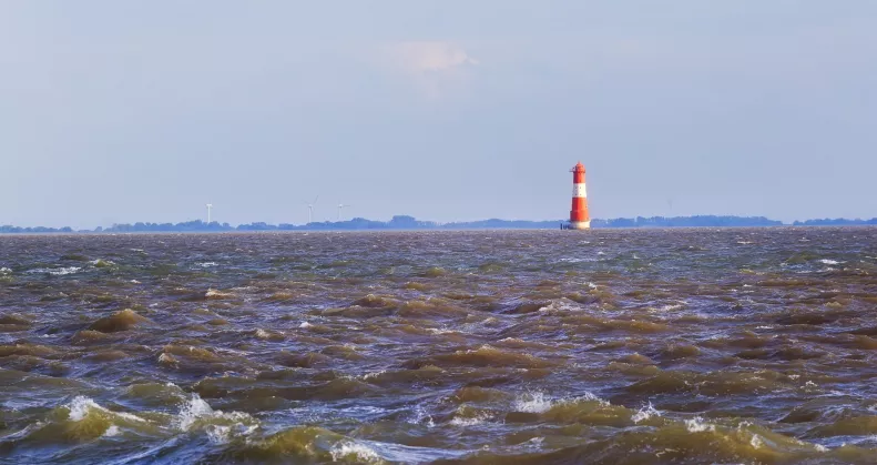 Ma már csak egy világítótorony emlékeztet erre az elsüllyedt európai szigetre