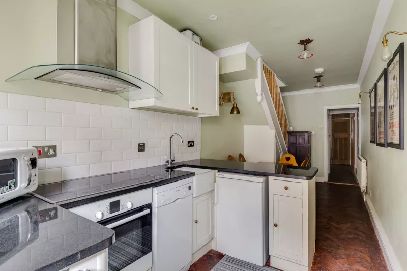 keskeny, ház, eladó, London, 