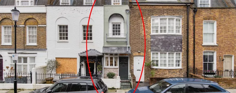 Élnél ebben? Eladó London második legkeskenyebb háza