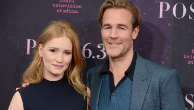 Könnyfakasztó fotók és megrázó vallomás: Így emlékezik meg elhunyt férjéről James Van Der Beek özvegye