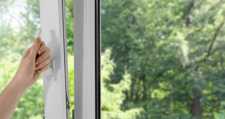 Soha ne hagyd így az ablakot éjszakára: veszélyes következménye lehet