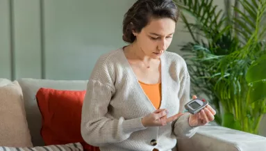 Ez az apró tünet hónapokkal előre jelzi a cukorbetegséget: ártalmatlannak tűnhet, pedig nem az