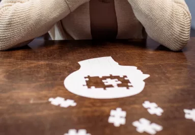 A neurológus figyelmeztet: ez az apró tünet már a demencia korai jele lehet