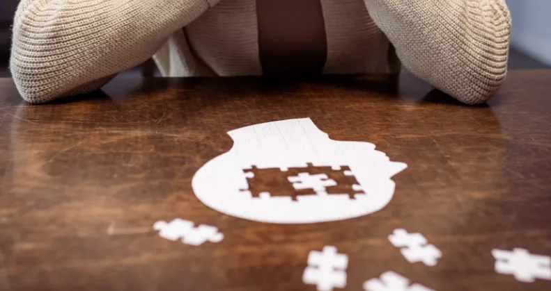 A neurológus figyelmeztet: ez az apró tünet már a demencia korai jele lehet