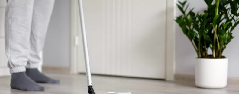 Egyetlen kanál elég belőle: ezt keverd a felmosóvízbe, és sokkal tovább marad tiszta a padló