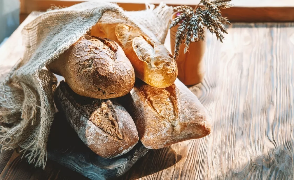 Ha így tárolod a kenyeret, kétszer olyan gyorsan megpenészedik: jobb, ha örökre elfelejted ezt a módszert
