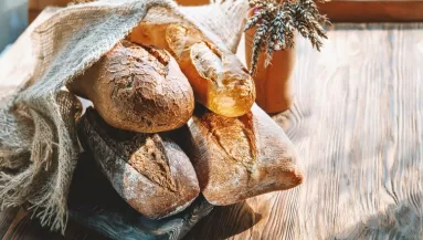 Ha így tárolod a kenyeret, kétszer olyan gyorsan megpenészedik: jobb, ha örökre elfelejted ezt a módszert
