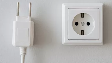 Ha ezt látod a konnektoron, ne dugj bele semmit: életveszélyes lehet