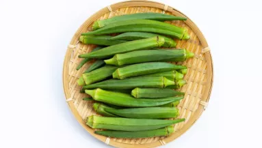 Ez a furcsa, nyálkás zöldség csökkenti a koleszterinszintet, Európában mégis alig eszik