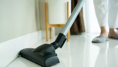 Vigyázz: ha így használod a porszívót, áramütés is lehet a vége