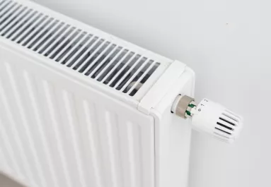 Nem a ruhákról van szó: ha ezt teszed a radiátor mellé, kigyulladhat a lakásod