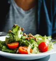 Nem a saláta a legjobb fogyókúrás étel: ez teszi igazán lapossá a hasad