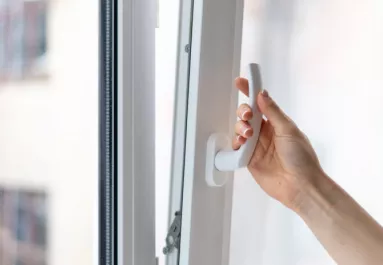 Figyelmeztetnek az orvosok: ha így szellőztetsz télen, tönkreteheted a tüdődet