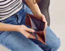 Ha ezt teszed a pénztárcádba, többé nem leszel impulzusvásárló: ezzel a trükkel elkerülheted, hogy felesleges dolgokat vegyél meg Ha ezt teszed a pénztárcádba, többé nem leszel impulzusvásárló: ezzel a trükkel elkerülheted, hogy felesleges dolgokat vegyél meg