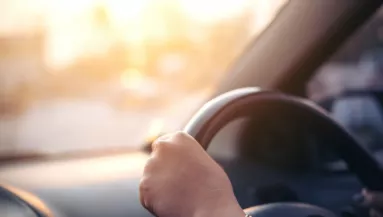 Ha ezt érzed vezetés közben, azonnal állj félre az autóval: komoly bajra utalhat