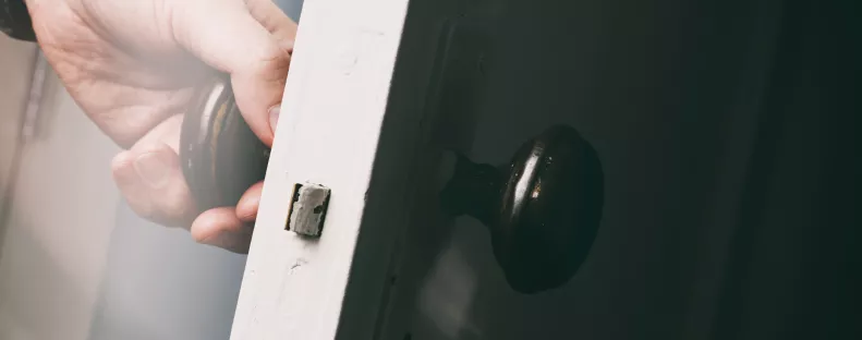 Ha emiatt csengetnek be hozzád, semmi esetre se engedd be őket – veszélyes módszer terjed