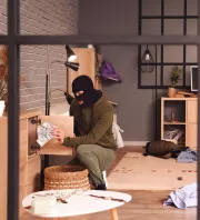 3 titkos rejtekhely a lakásban, amit a betörők sosem néznek meg