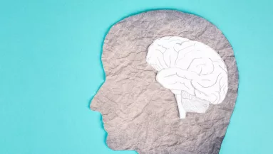 Nem győzi ismételni a neurológus: ez a 3 étel a legveszélyesebb az agyra