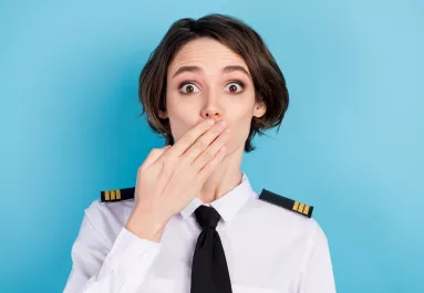 Vallott a légiutas-kísérő: nem a turbulenciától félnek a legjobban