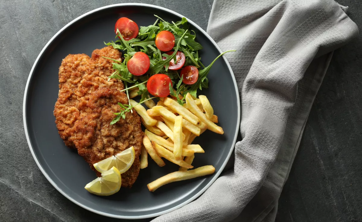 Így lesz tökéletes a rántott hús: az osztrákok titkos trükkje