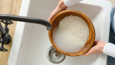 Most vagy soha: Miért érdemes (vagy nem) megmosni a rizst főzés előtt?