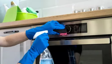 Ettől a trükktől lesz ragyogóan tiszta a sütő: neked is van otthon