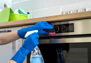 Ettől a trükktől lesz ragyogóan tiszta a sütő: neked is van otthon