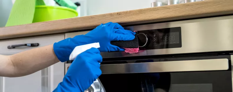 Ettől a trükktől lesz ragyogóan tiszta a sütő: neked is van otthon