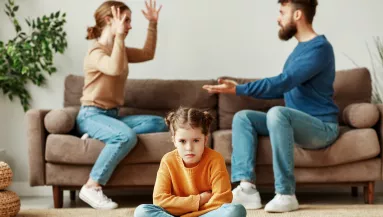 Aggódnak gyerekeikért a szülők: egyre többen küzdenek a FOBO-val