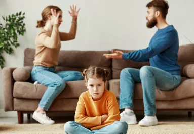 Aggódnak gyerekeikért a szülők: egyre többen küzdenek a FOBO-val