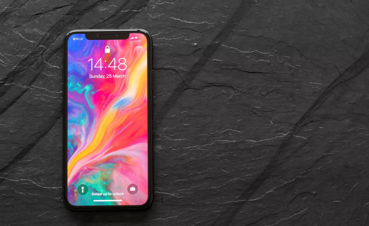 Háromszor gyorsabban merül a mobilod, ha ez a háttérképed