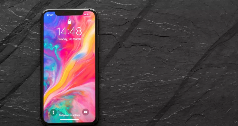 Háromszor gyorsabban merül a mobilod, ha ez a háttérképed