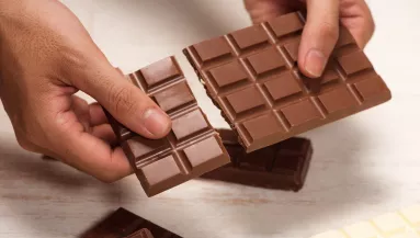 Fogyókúrázol, de nem mondanál le a csokiról? Ekkor érdemes enned, hogy a diétádba is beleférjen